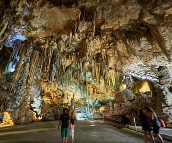Vanuit Málaga: Grotten van Nerja, Nerja en Frigiliana Dagtour