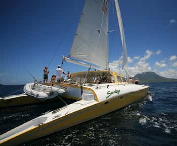 Kitts 4-timers sejlads og snorkling med åben bar og frokost