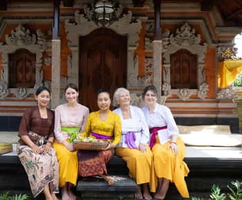 Ubud: Cultural Fashion Experience w/ Makeup & Photoshoot