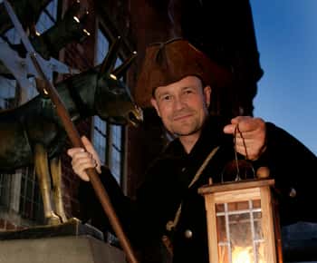Bremen: Walking Tour in German with Night Guard