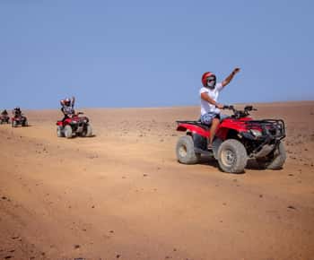 Hurghada: Quadriciclo ao pôr do sol, camelo com observação de estrelas e churrasco