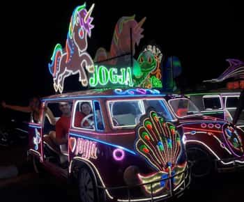Yogyakarta: Paseo nocturno y tour gastronómico