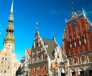 Kaunas : Sightseeing Walking Custom Tour with a Local Guide