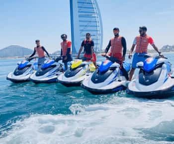 Dubai: Vesiskootterikierros Burj Al Arabiin ja Atlantisiin juomineen