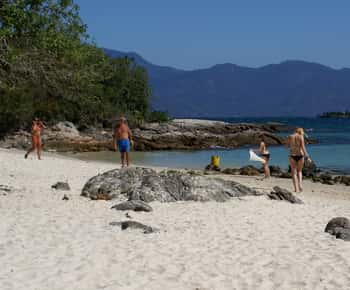 Von Rio aus: Ganztägige Angra dos Reis Cruise & Island Tour