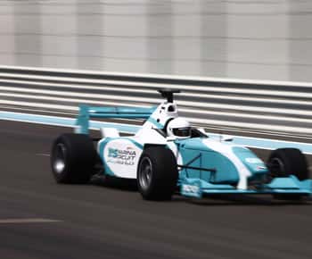 Abu Dhabi: Esperienza di guida Formula Yas 3000