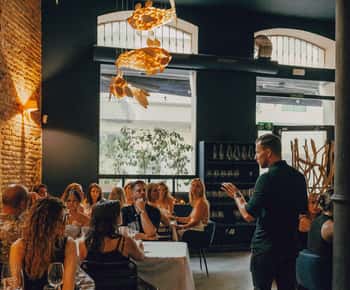 Prova de vinhos com um sommelier profissional no centro de Valência