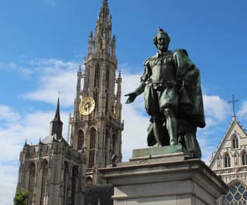 Antwerp: Private Walking Tour with a Local