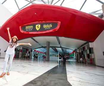From Dubai: Abu Dhabi Day Tour with Ferrari World Ticket