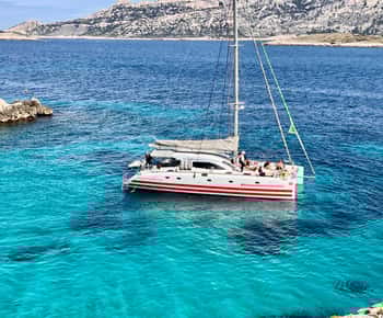 Марсель: Круиз на катамаране Calanques, пикник и купание