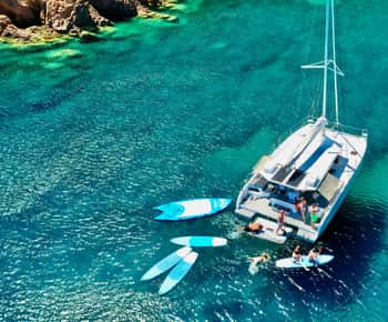 Marseille: Calanques Katamaran Tour & Standup Paddle