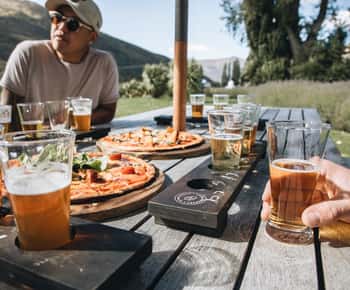Queenstown: Craft Beer Brewery Tour with Lunch