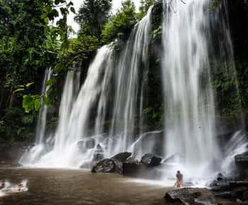 Siem Reap : Visite de la cascade de Kulen et des 1000 Lingas avec déjeuner