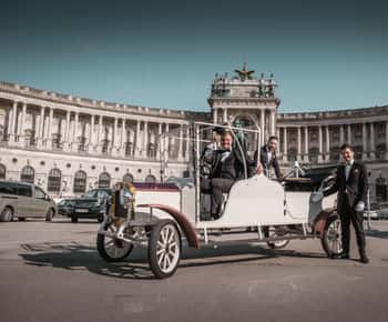 Viena: Passeio turístico pela cidade num carro antigo elétrico