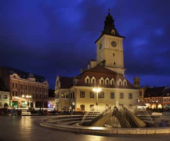 Brasov: Candlelight Tour of Medieval Architecture