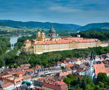 From Vienna:Private Day Trip Wachau,Melk,Hallstatt,Salzburg
