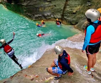 Cebu: Excursão particular a Kawasan Falls Canyoneering & Cliff Jump