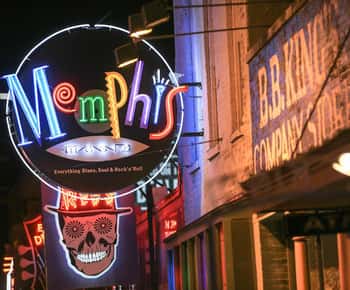 Von Nashville aus: Memphis Tour mit Graceland VIP Zugang