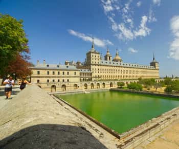 From Madrid: El Escorial and Valley's Basilica Half Day Tour