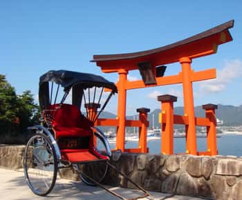 Miyajima : visite privée en cyclo-pousse du sanctuaire d'Itsukushima