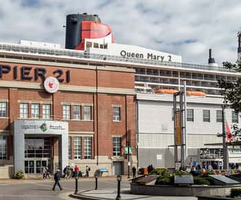 Entrada e visita ao Museu Canadiano da Imigração no Cais 21