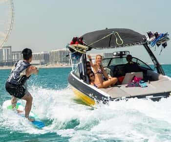 Dubai: Dubai Marina Wakesurfing or Wakeboarding Experience
