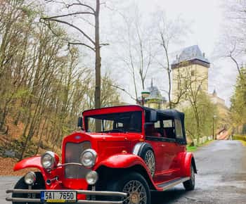 Prague: Fairytale Karlstejn Castle in Retro-Style Car