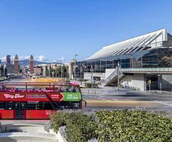 Barcelona: 24 sau 48 de ore tur hop-on hop-off cu autobuzul