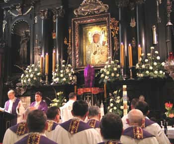 From Krakow: Black Madonna Sanctuary of Częstochowa Day Tour