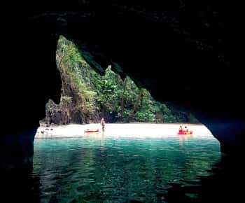 Koh Lanta: 4-Island Adventure Tour to Emerald Cave