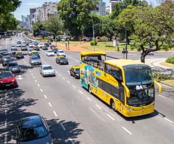Buenos Aires: Hop-On Hop-Off Bus and Exclusive Benefits
