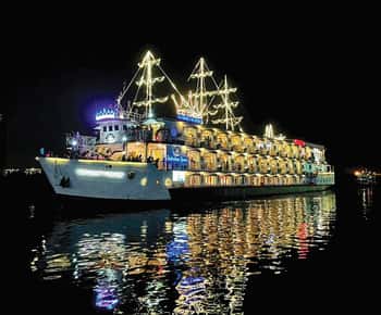 Ho Chi Minh City: Saigon River Dinner Cruise with Live Music