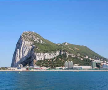 Gibraltar: Guided Tour by Bus Including Tickets