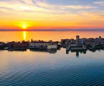 Gardasee: Historische Burgrundfahrt mit Weinverkostung