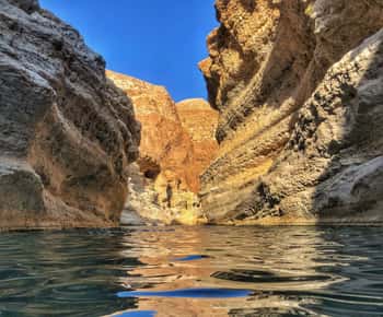 Da Mascate: tour di un'intera giornata di Wadi Shab e Bimmah Sinkhole
