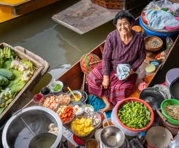 From Bangkok: Railway & Damnoen Saduak Floating Market Tour
