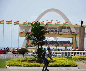 Accra: Guided City Tour with Lunch