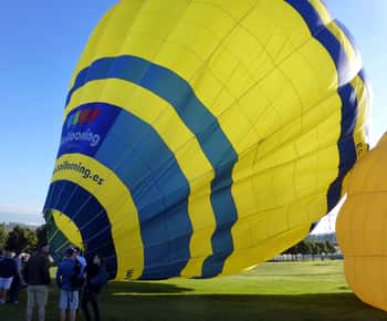 Barcelona: Heißluftballonfahrt mit optionalem Transport
