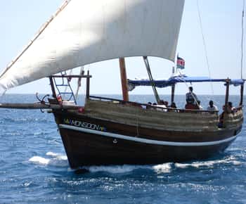 Diani Beach: Kisite Marine Park Dhow e snorkeling con pranzo
