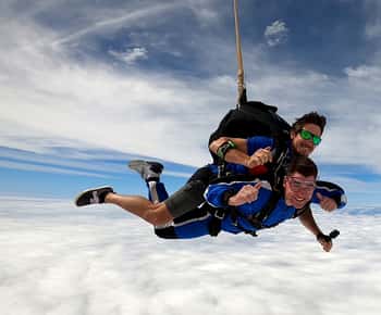 Sydney: Tandem Skydive with Optional Transfers