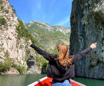 Von Tirana/Shkodra: Tagestour zum Komani-See und Shala-Fluss