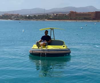 Caleta de Fuste: Electric Boat in Puerto Castillo