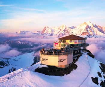 Zürich: Tagestour zum Schilthorn, Thrill Walk, und Bond World