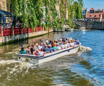 Bruges Enchantment Mała grupowa eskapada z Paryża Mercedesem
