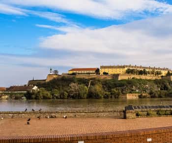 Novi Sad: Stadtführung mit ortskundigem Guide Highlights der Stadt