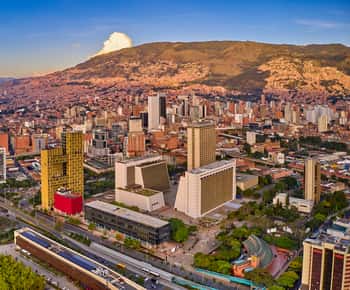 Medellín: Private Tour durch die Stadt mit Metrocable und Comuna 13