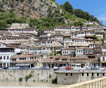 From Tirana: Berat and Belshi Lake Day Trip