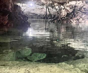 Tulum Meksyk; nurkowanie z rurką w jaskini i skoki z klifu