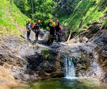 Bad Goisern: Aventura de canyoning para iniciantes EXTENDIDA