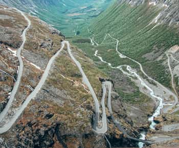 Fra Ålesund: Trollstigen Sightseeing landsby og fjordtur